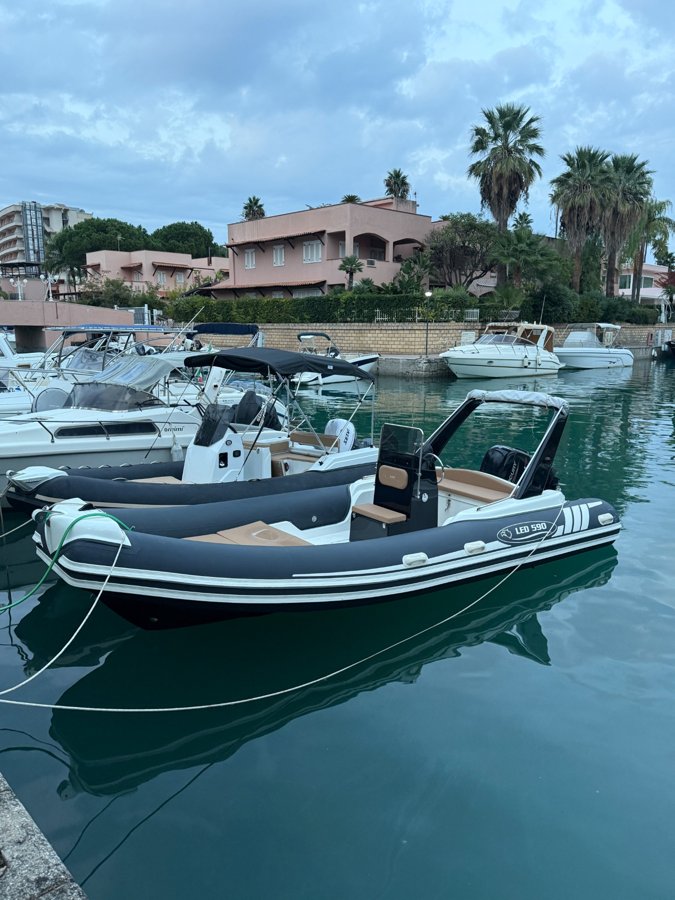 Gem Boat rental fleet — photo 2